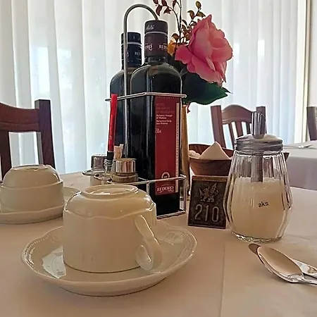 Galles Hotel 3*